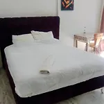 Forest Villa, 6 Minutes From The Airport 别墅 Tasoluk