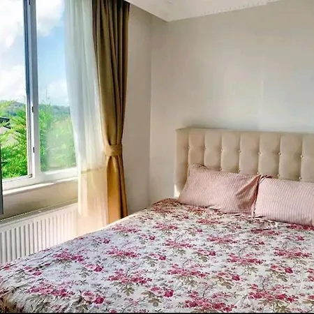 Forest Villa, 6 Minutes From The Airport