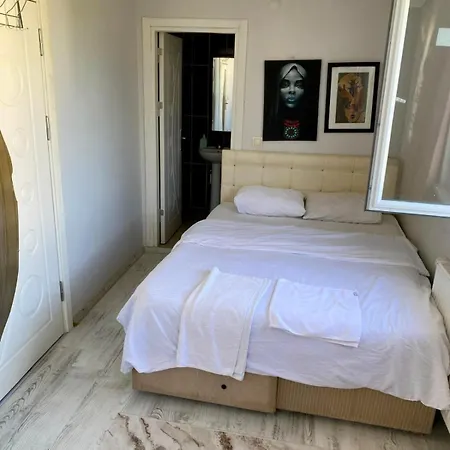 וילה Forest Villa, 6 Minutes From The Airport Tasoluk