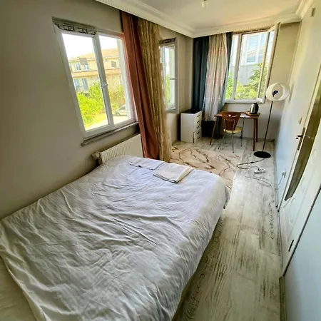 Forest Villa, 6 Minutes From The Airport