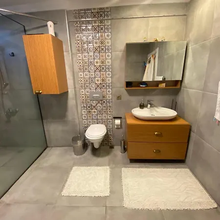 Forest Villa, 6 Minutes From The Airport Tasoluk