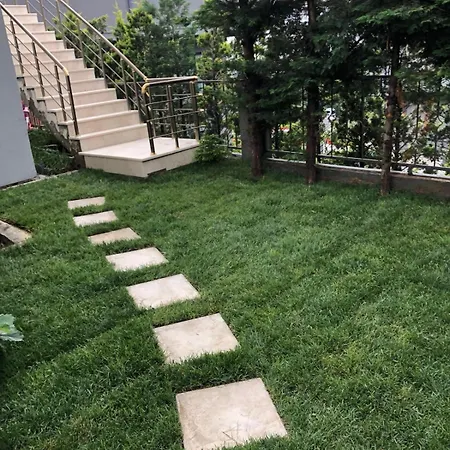 Forest Villa, 6 Minutes From The Airport