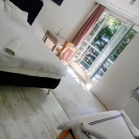 Forest Villa, 6 Minutes From The Airport Вилла Tasoluk