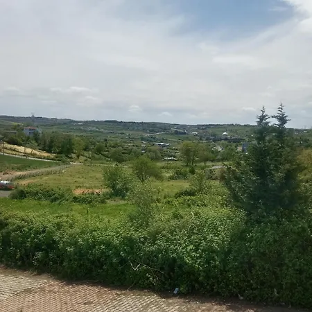 Forest Villa, 6 Minutes From The Airport Villa *
