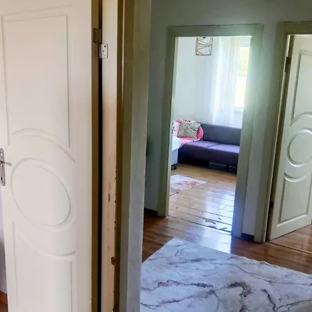 Forest Villa, 6 Minutes From The Airport Villa *