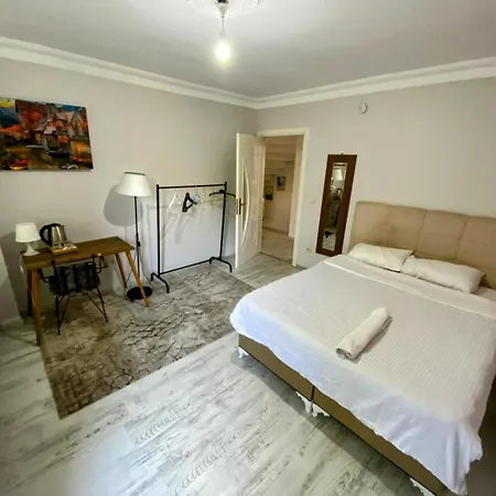 Forest Villa, 6 Minutes From The Airport Willa *