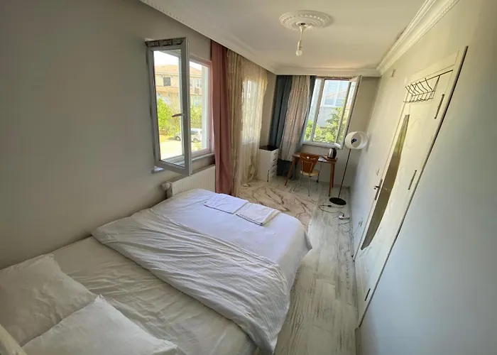 Forest Villa, 6 Minutes From The Airport Villa