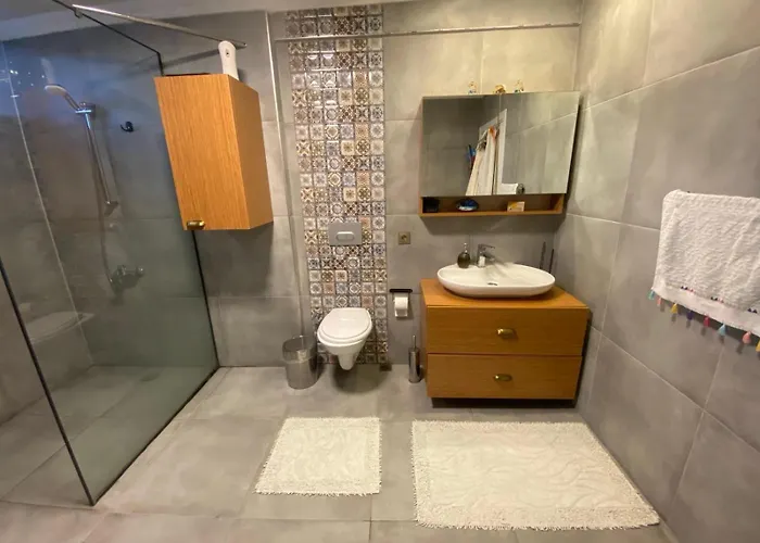 Forest Villa, 6 Minutes From The Airport Tasoluk