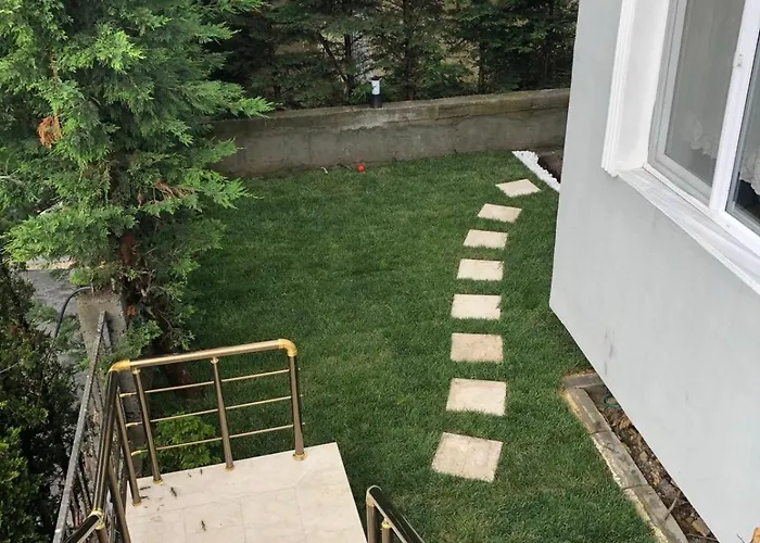 Forest Villa, 6 Minutes From The Airport